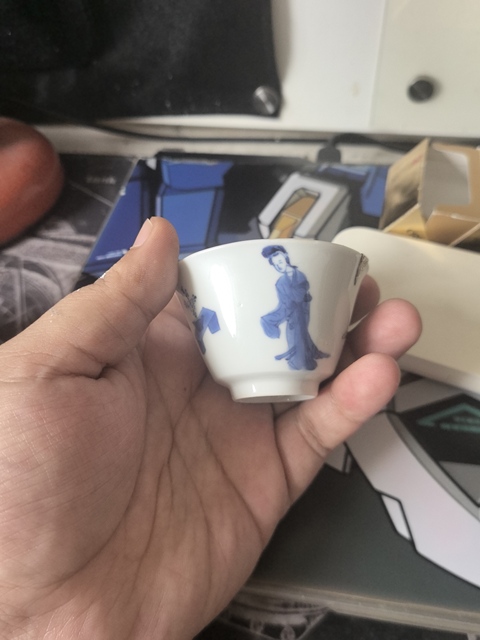 古玩陶瓷仕女紋青花杯真品鑒賞圖