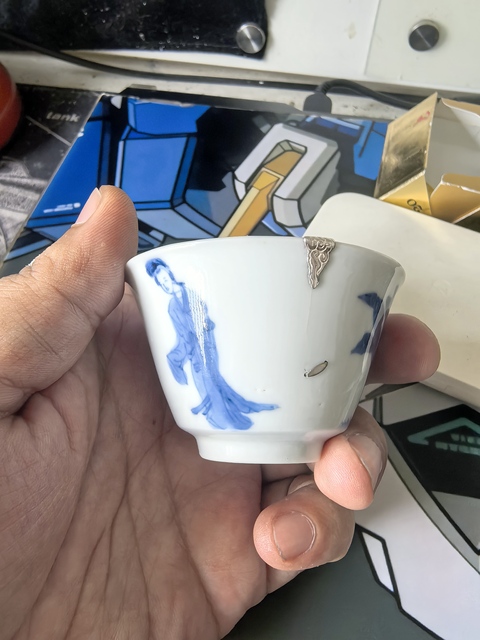 古玩陶瓷仕女紋青花杯真品鑒賞圖