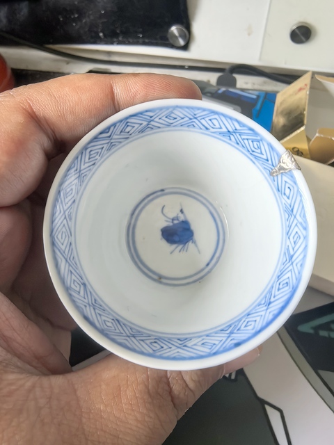 古玩陶瓷仕女紋青花杯真品鑒賞圖