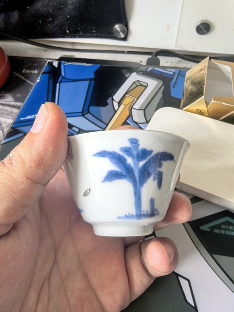 古玩陶瓷仕女紋青花杯真品鑒賞圖