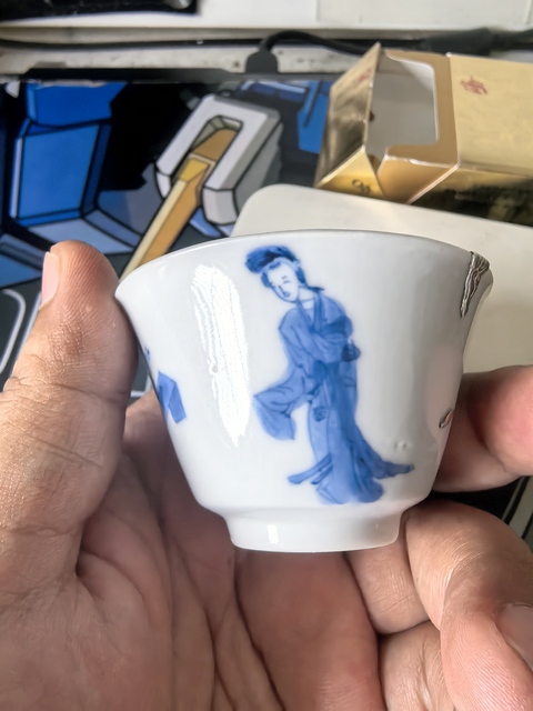 古玩陶瓷仕女紋青花杯真品鑒賞圖