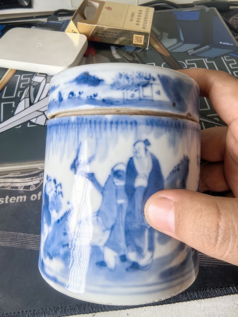 古玩陶瓷人物紋青花蓋缸真品鑒賞圖