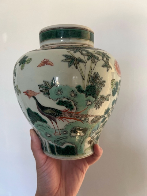 古玩陶瓷五彩花鳥紋蓋罐真品鑒賞圖