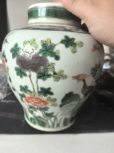 古玩陶瓷五彩花鳥紋蓋罐真品鑒賞圖