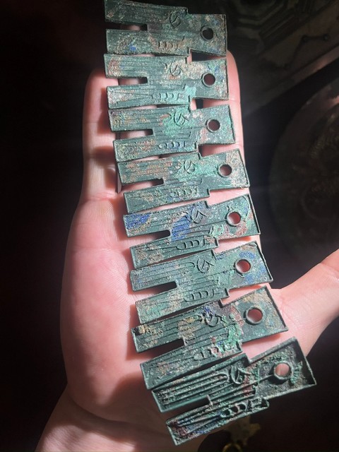 古玩錢幣貨布真品鑒賞圖