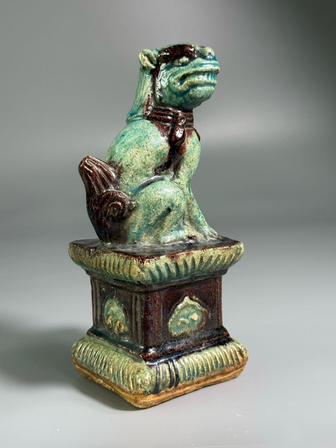 古玩陶瓷琺華彩坐獅瓷塑真品鑒賞圖
