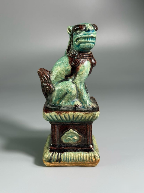 古玩陶瓷琺華彩坐獅瓷塑真品鑒賞圖