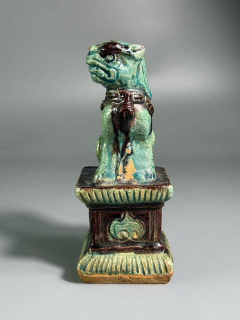 古玩陶瓷琺華彩坐獅瓷塑真品鑒賞圖