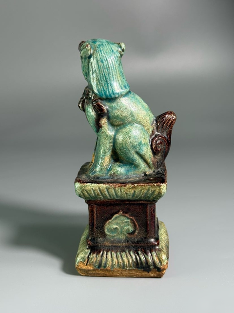 古玩陶瓷琺華彩坐獅瓷塑真品鑒賞圖