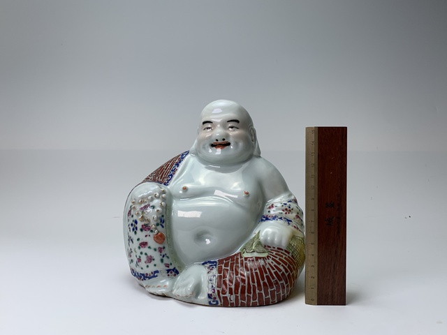 古玩陶瓷民國·粉彩彌勒佛造像拍賣,當(dāng)前價(jià)格0元