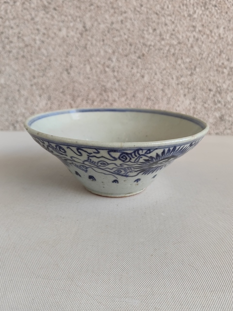 古玩陶瓷青花淡描花卉紋折腰碗拍賣,當前價格480元