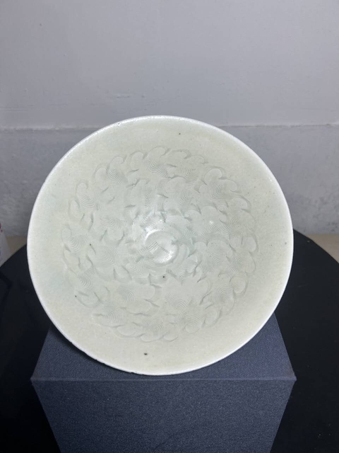古玩陶瓷青白釉云氣紋斗笠碗真品鑒賞圖