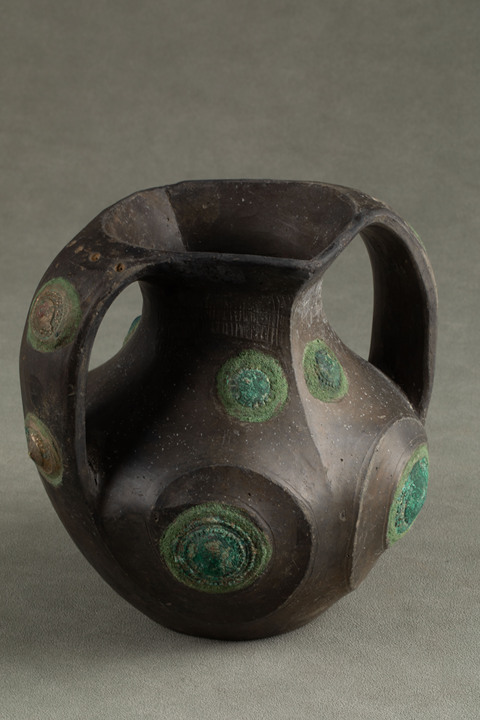 古玩陶瓷羊角壺真品鑒賞圖