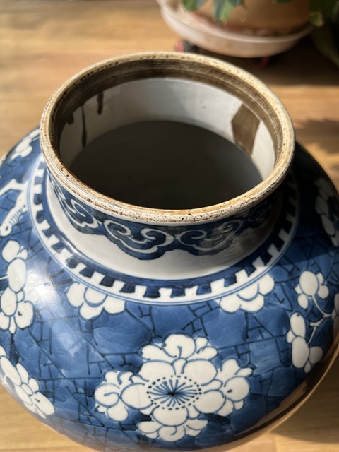 古玩陶瓷青花留白冰梅紋將軍罐真品鑒賞圖