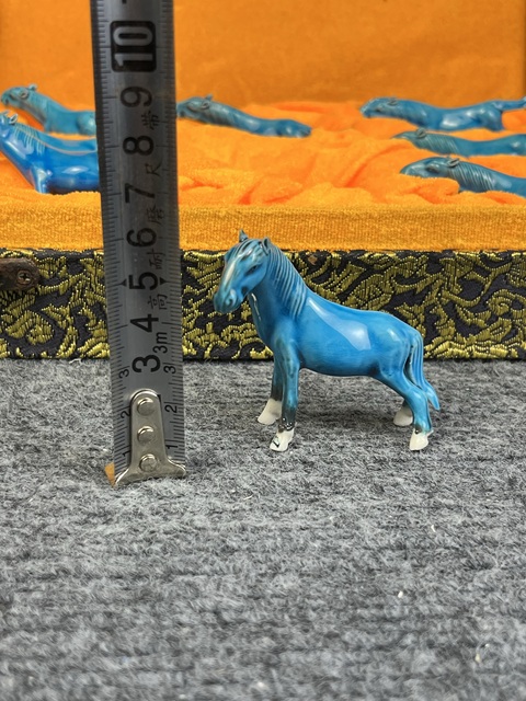 古玩陶瓷孔雀藍釉小馬八匹真品鑒賞圖