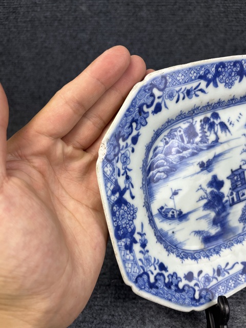 古玩陶瓷青花山水亭臺(tái)樓閣紋倭角盤(pán)真品鑒賞圖