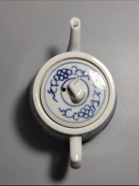 古玩陶瓷玲瓏瓷青花執壺真品鑒賞圖