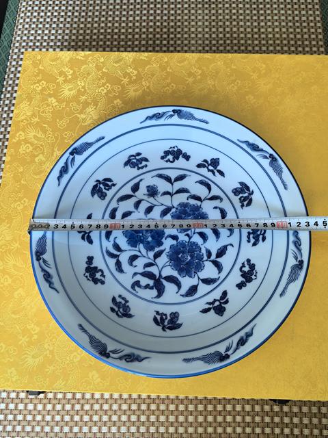古玩陶瓷青花花卉紋盤真品鑒賞圖