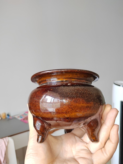 古玩陶瓷褐釉三足香爐真品鑒賞圖