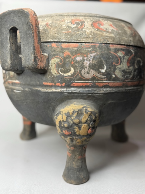古玩陶瓷漢·彩繪云氣紋獸腿鼎真品鑒賞圖