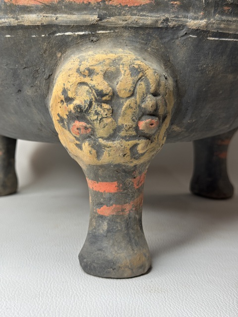 古玩陶瓷漢·彩繪云氣紋獸腿鼎真品鑒賞圖