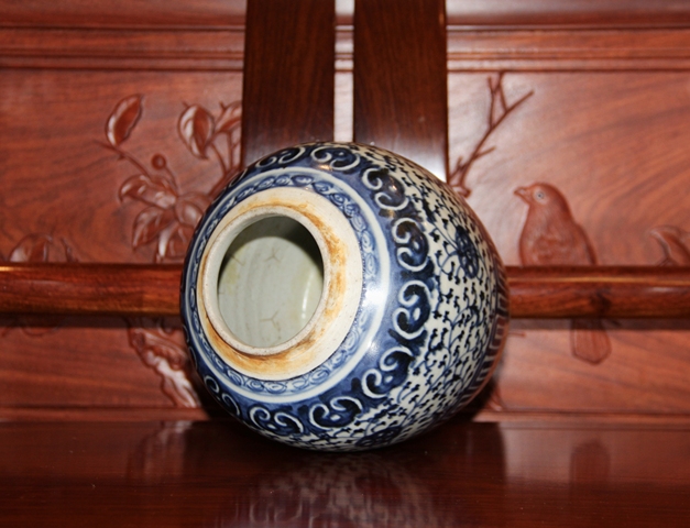 古玩陶瓷花卉紋青花罐真品鑒賞圖