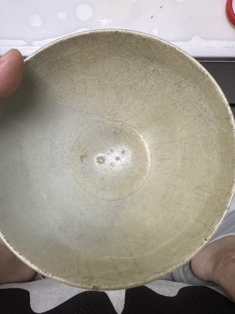 古玩陶瓷龍泉青瓷刻花碗真品鑒賞圖
