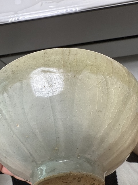 古玩陶瓷龍泉青瓷刻花碗真品鑒賞圖
