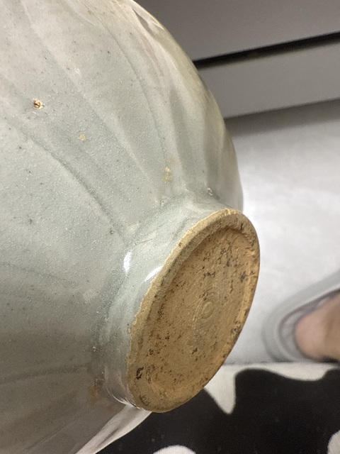 古玩陶瓷龍泉青瓷刻花碗真品鑒賞圖