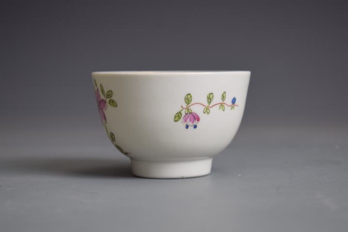 古玩陶瓷晚清粉彩花卉紋杯拍賣，當(dāng)前價(jià)格100元