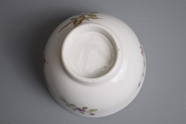 古玩陶瓷晚清粉彩花卉紋杯拍賣，當(dāng)前價(jià)格100元