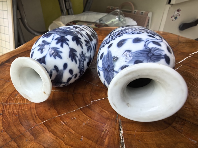 古玩陶瓷青花龍穿花卉收瓶一對真品鑒賞圖