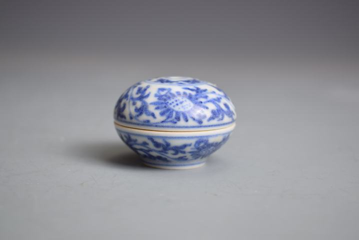 古玩陶瓷清康熙青花纏枝花卉紋香插拍賣,當前價格600元