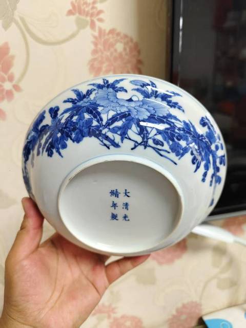 古玩陶瓷花卉紋青花盤真品鑒賞圖