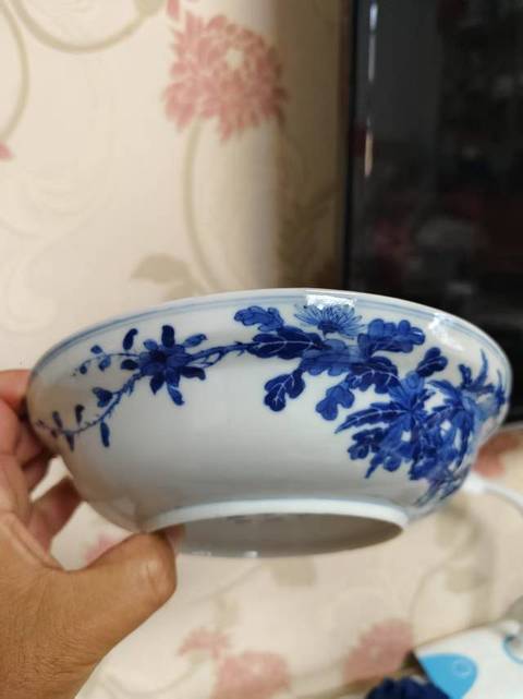古玩陶瓷花卉紋青花盤真品鑒賞圖
