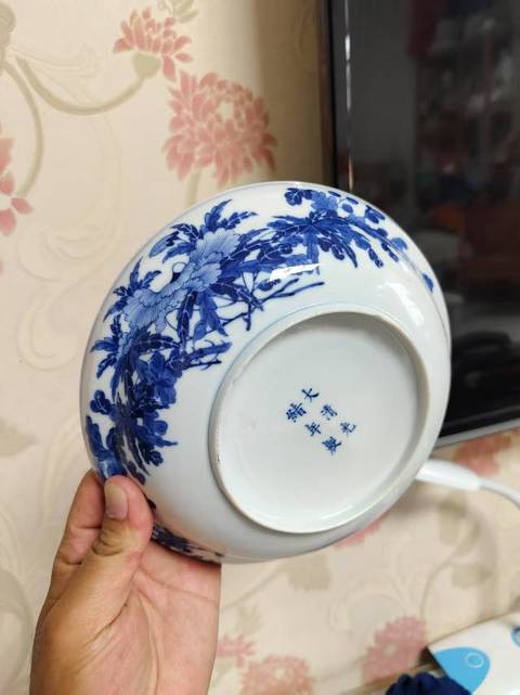 古玩陶瓷花卉紋青花盤真品鑒賞圖