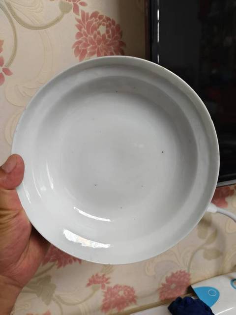 古玩陶瓷花卉紋青花盤真品鑒賞圖