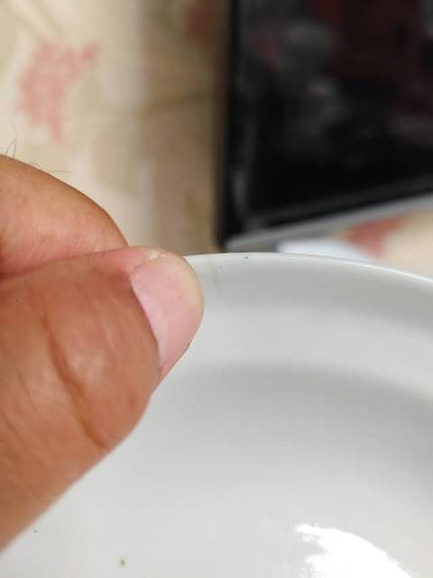 古玩陶瓷花卉紋青花盤真品鑒賞圖