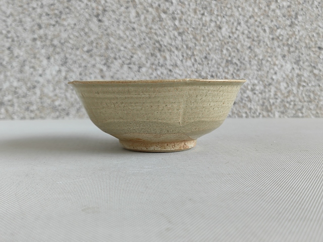 古玩陶瓷青白釉葵口碗拍賣,當(dāng)前價(jià)格398元