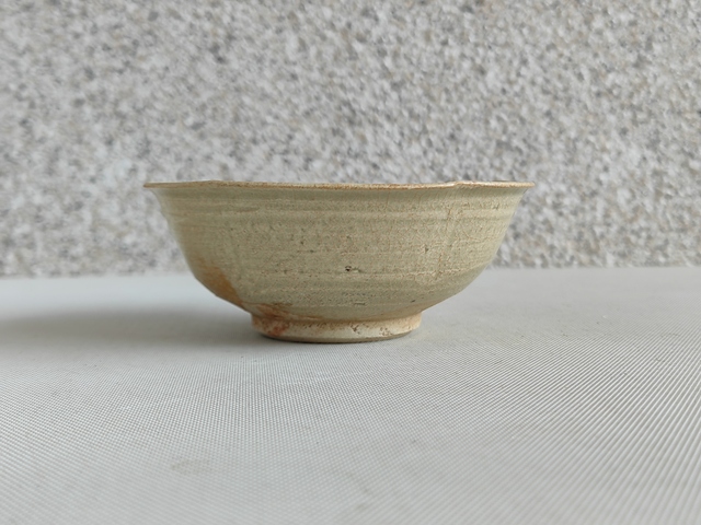 古玩陶瓷青白釉葵口碗拍賣,當(dāng)前價(jià)格398元