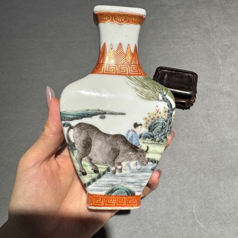 古玩陶瓷粉彩牧牛圖四方瓶真品鑒賞圖