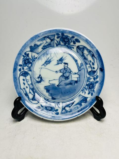古玩陶瓷垂釣圖青花盤真品鑒賞圖