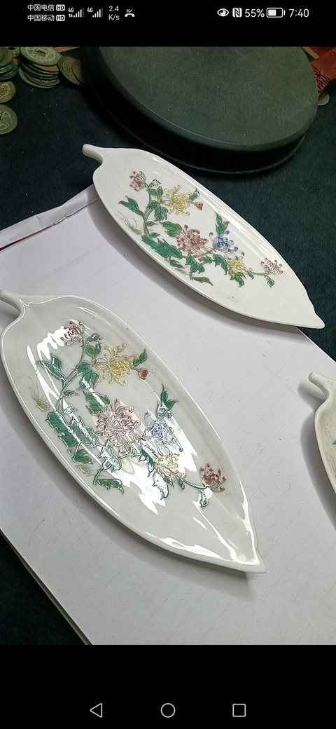 古玩陶瓷粉彩花卉紋葉子型盤真品鑒賞圖