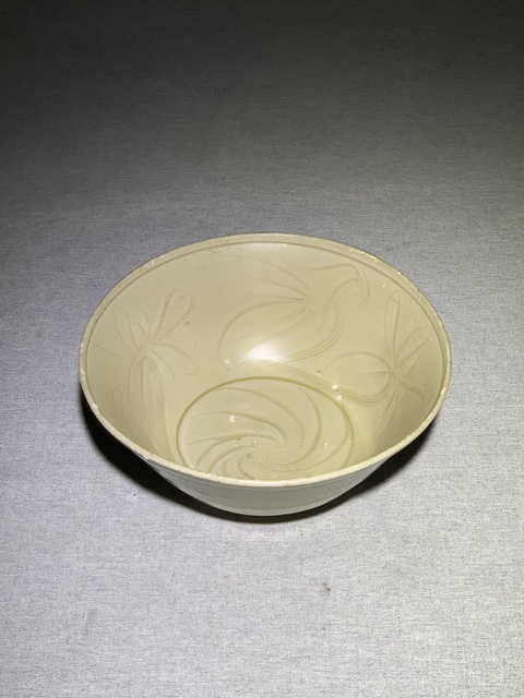 古玩陶瓷龍泉窯青釉碗真品鑒賞圖