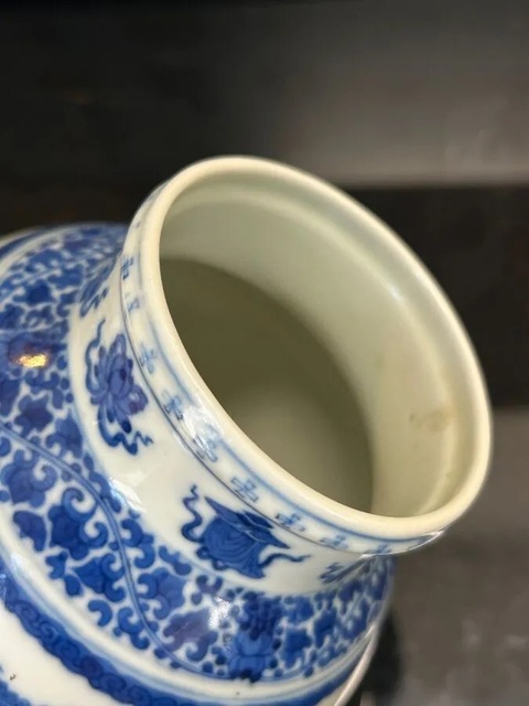 古玩陶瓷佛家八寶青花罐真品鑒賞圖