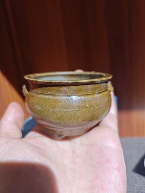 古玩陶瓷明末清初雙獅耳三足小琴爐拍賣,當(dāng)前價(jià)格1200元