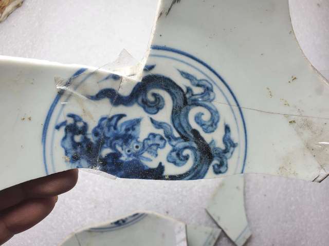 古玩陶瓷龍紋青花碗標本真品鑒賞圖