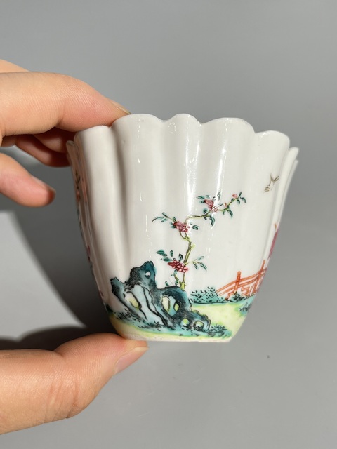 古玩陶瓷清乾隆粉彩人物故事圖花口杯真品鑒賞圖