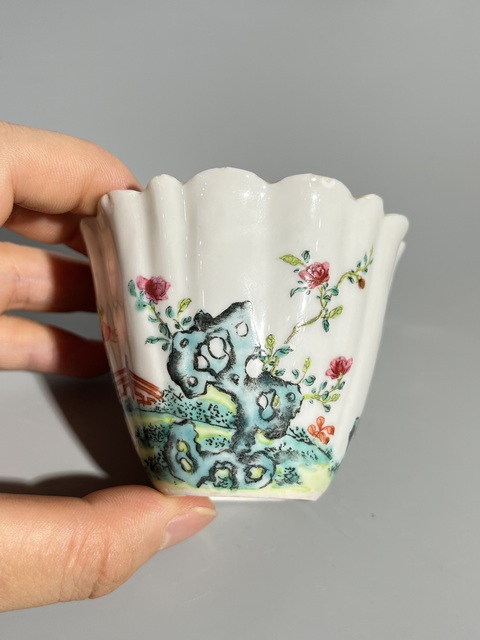 古玩陶瓷清乾隆粉彩人物故事圖花口杯真品鑒賞圖