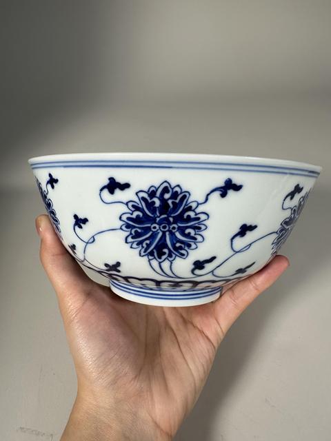 古玩陶瓷花卉紋青花碗真品鑒賞圖
